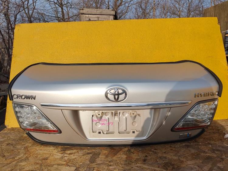 Крышка багажника Toyota Crown