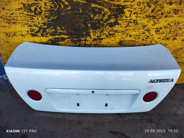 Крышка багажника Тойота Алтеза в Ханты-Мансийске 651581