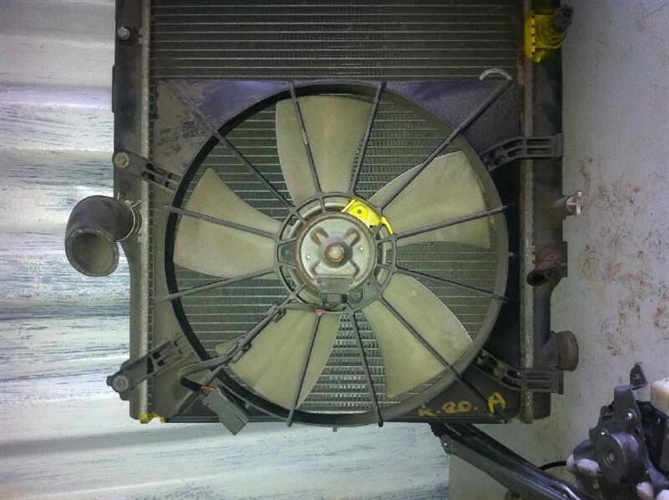 Диффузор радиатора Хонда Стрим в Ханты-Мансийске 7847