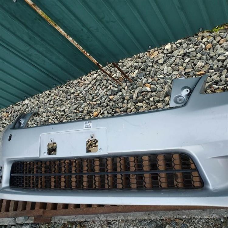 Решетка радиатора Тойота Марк Х Зио в Ханты-Мансийске 87544